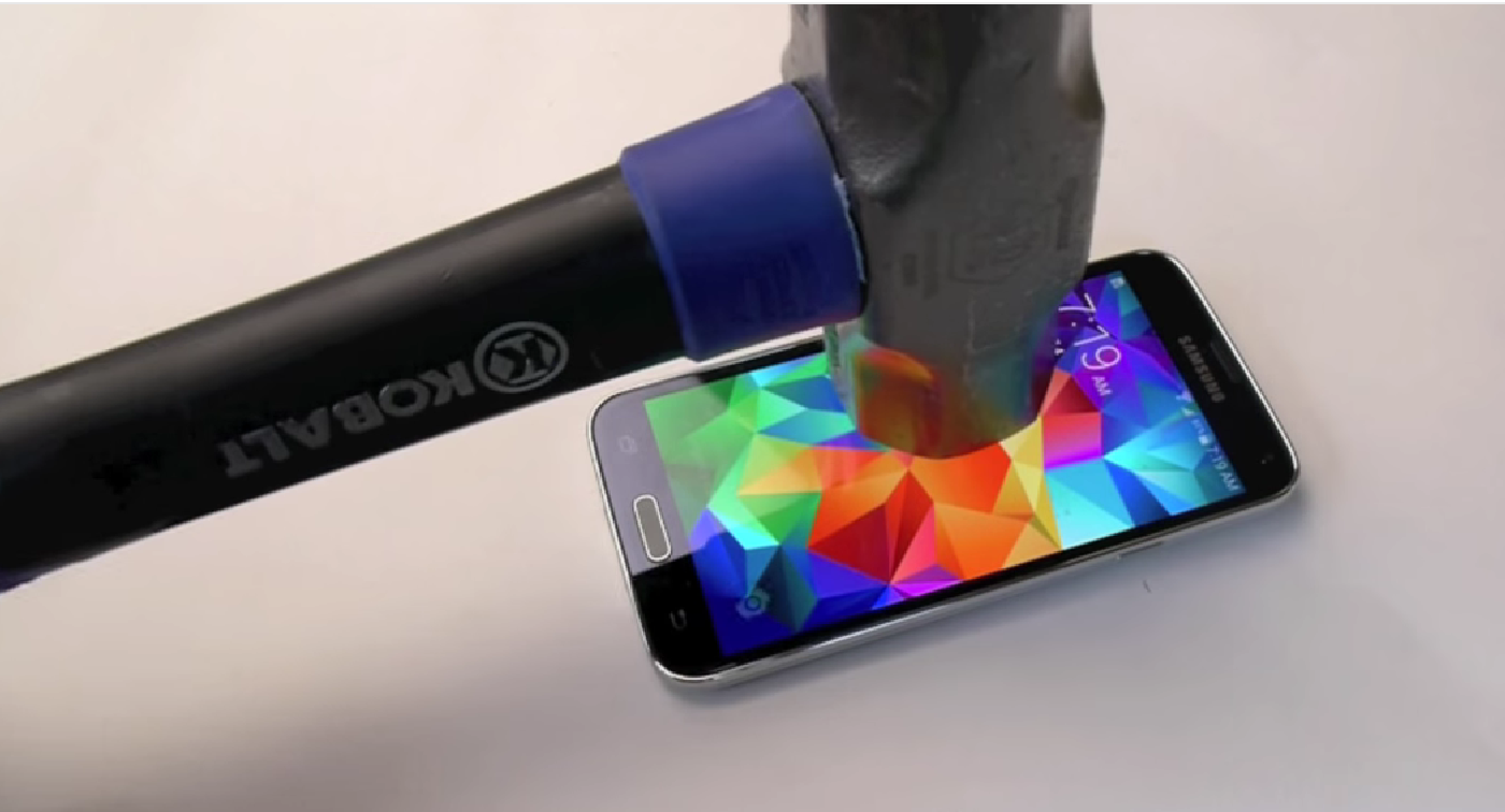 5 tests laten robuustheid Samsung Galaxy S5 zien