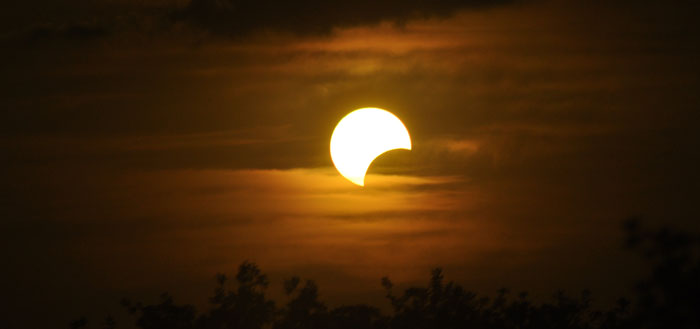 Eclipse Calculator: volg de zonsverduistering op de voet