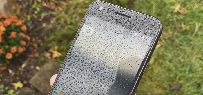 Google Pixel water