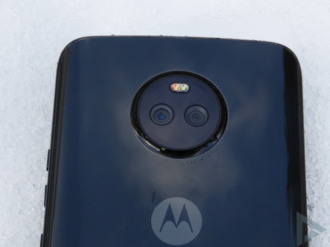 Moto X4 dual-camera