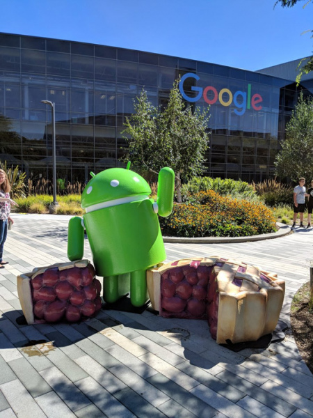 Android Pie standbeeld