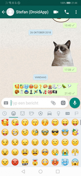 WhatsApp 2.18.338 emoji