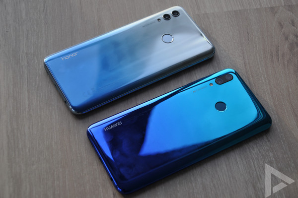 Honor 10 Lite vs Huawei P Smart 2019 achterkant