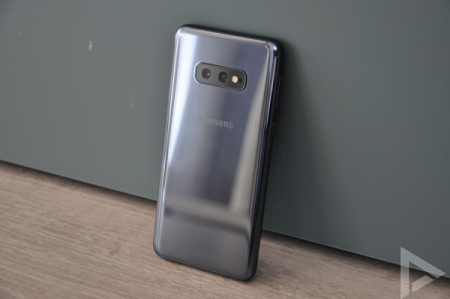 Samsung Galaxy S10e back cover