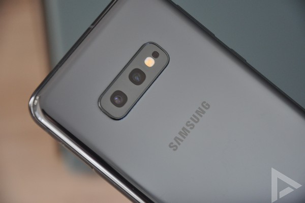 Samsung Galaxy S10e test