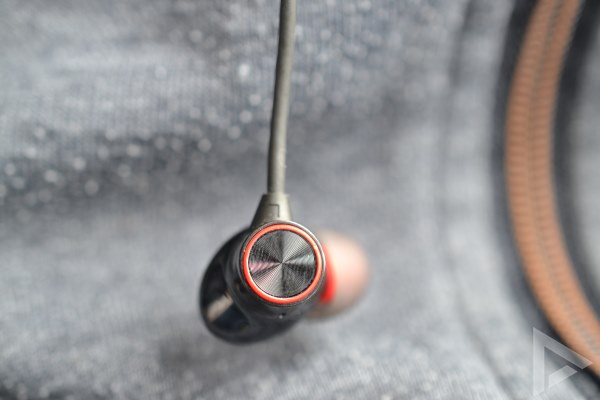 OnePlus Bullets Wireless 2 earbud