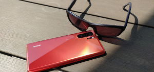 Het warme weer: tips om je smartphone tegen de hitte te beschermen zomer huawei p30 pro header