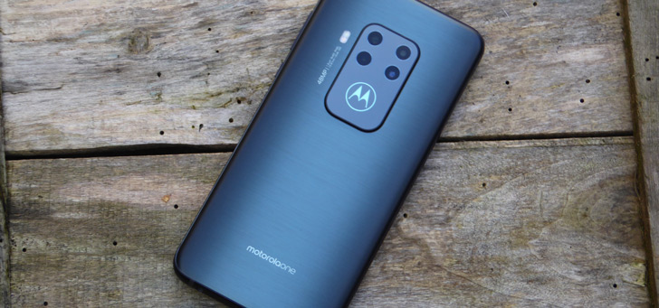 Motorola One Zoom header