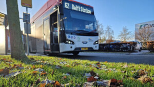 Bus header