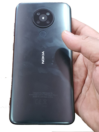 Nokia 5.2 achter