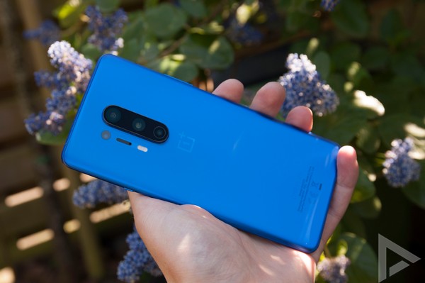 OnePlus 8 Pro ultramarine blue