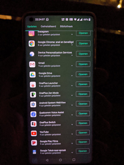 OnePlus 8 Pro green tint display
