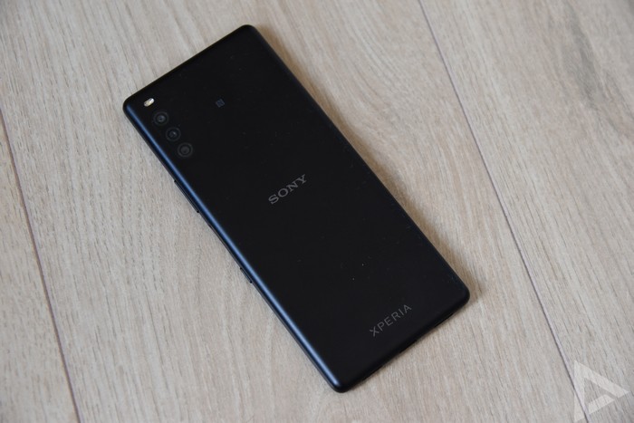 Sony Xperia L4 achterkant
