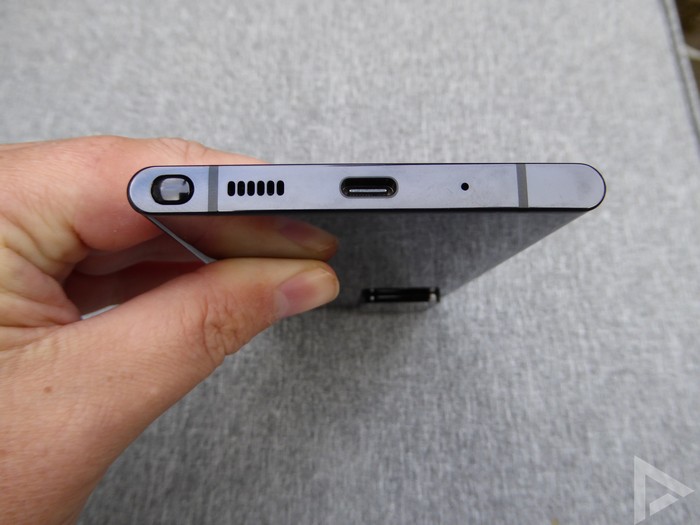 Samsung Galaxy Note 20 Ultra onderkant