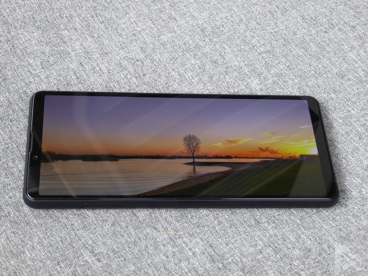 Sony Xperia 10 III screen