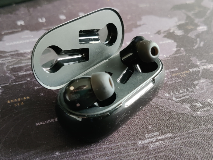 Oneplus Buds Z2 in-ear earphones