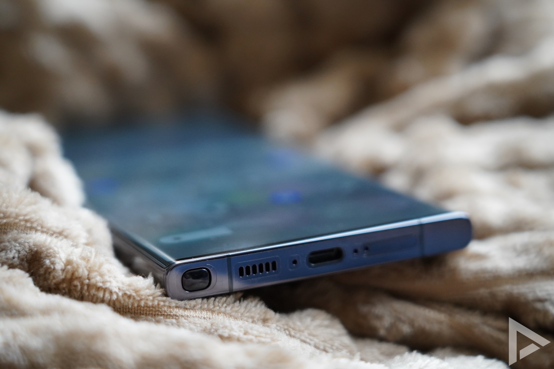 Samsung Galaxy S23 Ultra onderkant