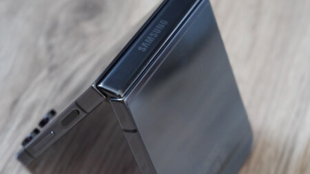 Samsung Galaxy Z Flip 5 header logo