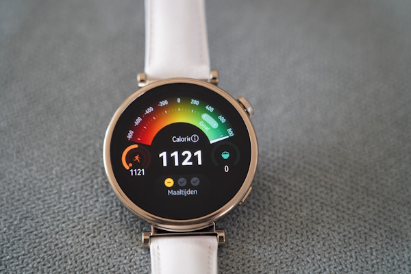 Huawei Watch GT 4 tracks calories