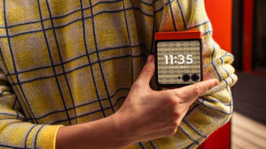Motorola Razr 50 header