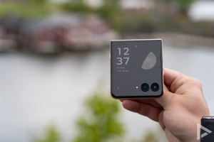 Motorola Razr 60 Ultra display