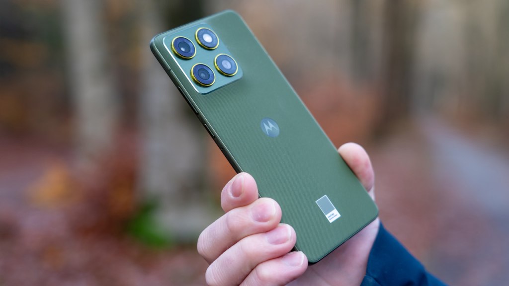 Motorola Edge 70 header