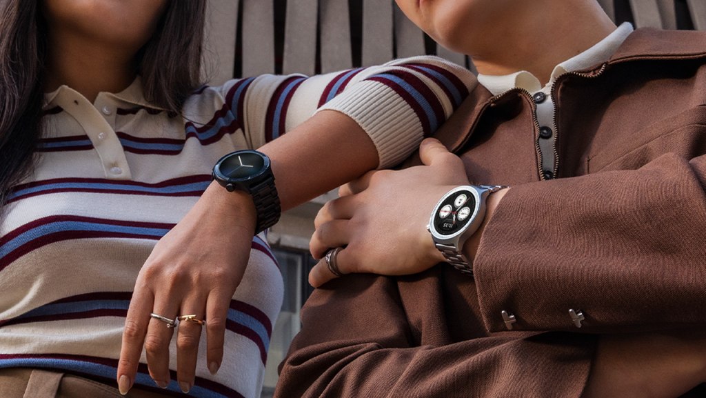 Moto Watch header