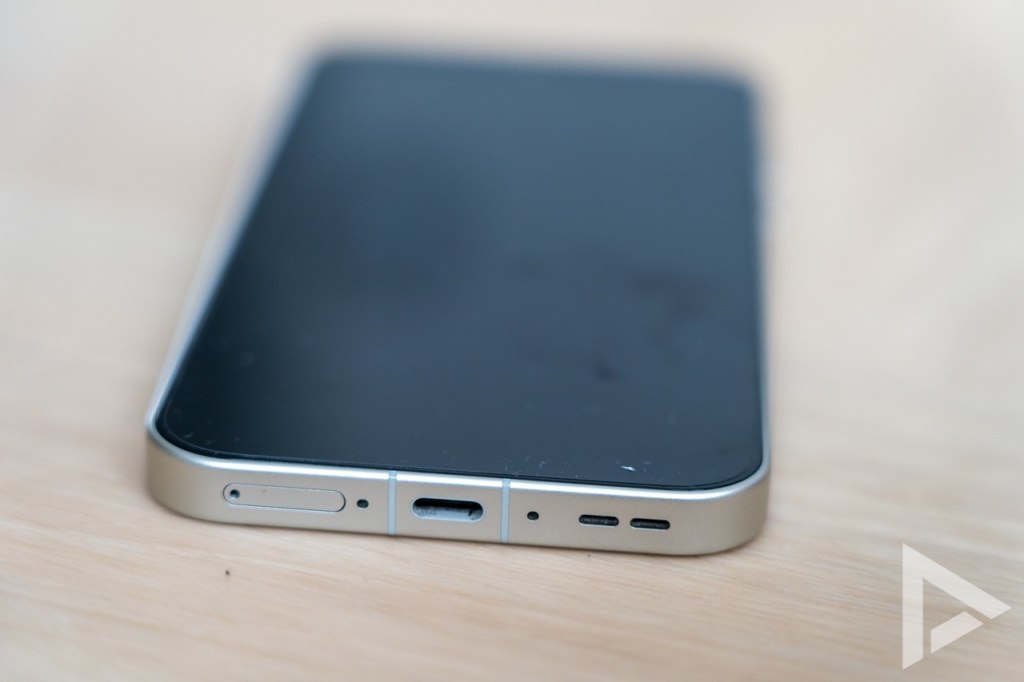 Oppo Find X9 Pro onderkant