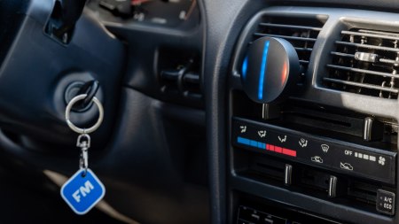 Flitsmeister Dot gelanceerd: nieuwe gadget voor in de auto