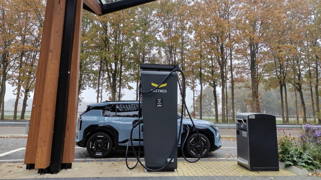 Kia EV auto laden fastned header