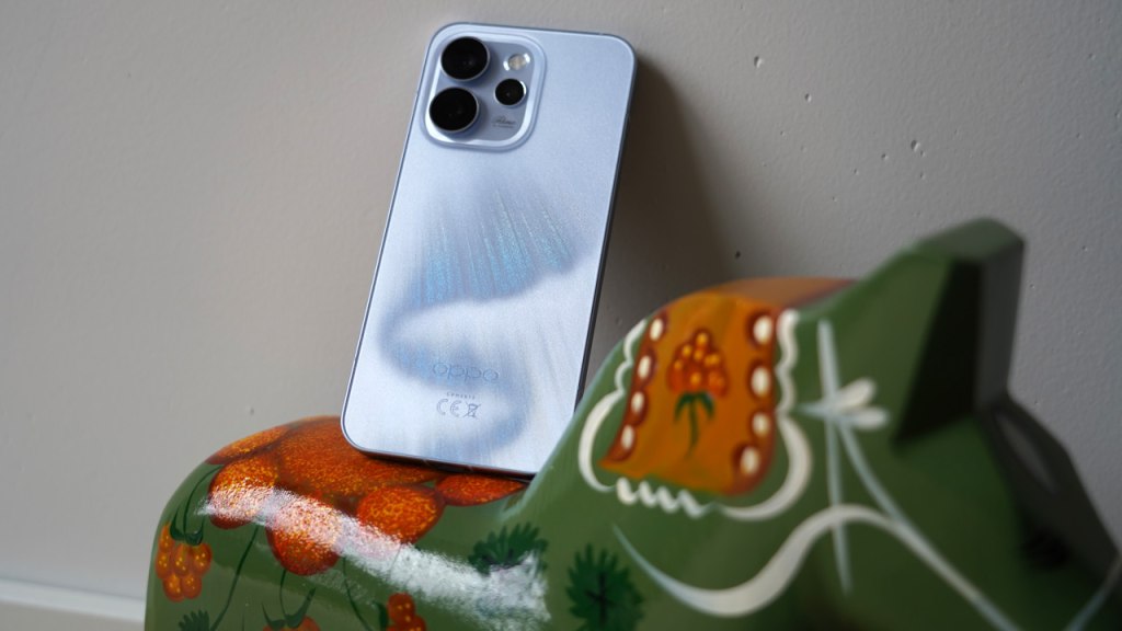 Oppo Reno 15 Pro review: compact, stijlvol en afgeladen met apps Oppo Reno 15 Pro header 2