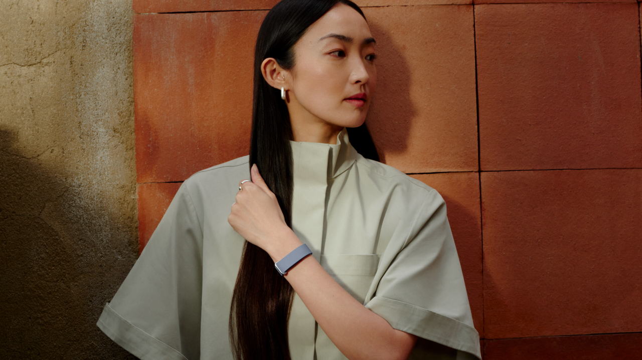 Google introduces Fitbit Air and new Google Health app