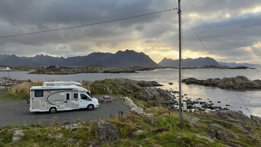 Camper header