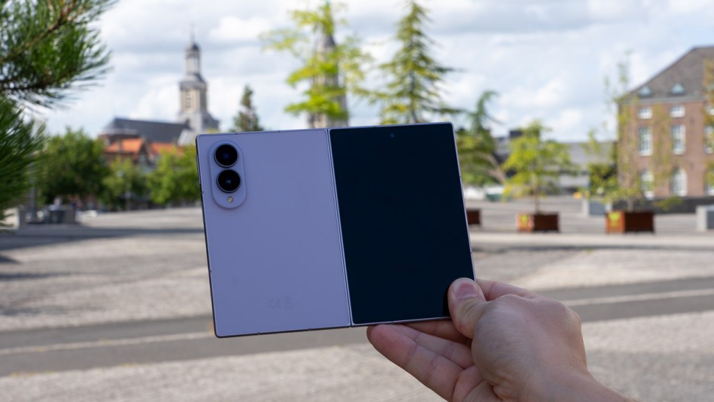 Samsung Galaxy Z Fold 8 header